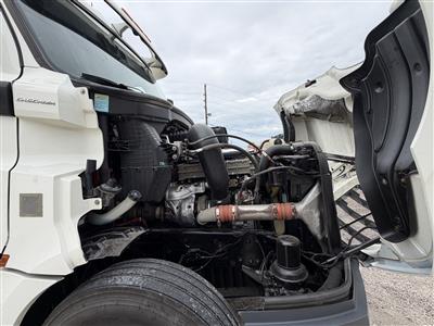2019 Freightliner CASCADIA 126