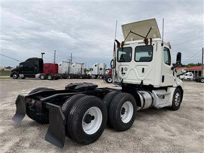 2019 Freightliner CASCADIA 126