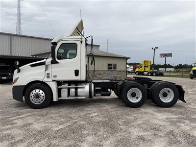 2019 Freightliner CASCADIA 126