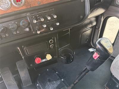 2005 Peterbilt 379