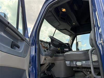 2016 Freightliner Cascadia 125