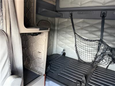 2016 Freightliner Cascadia 125