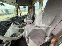 2019 Freightliner CASCADIA 113