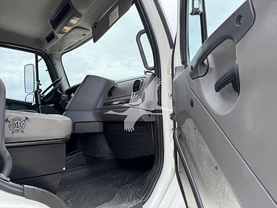 2013 Freightliner BUSINESS CLASS M2 112