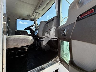 2011 Kenworth T370