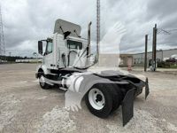 2015 Volvo VNM42T200