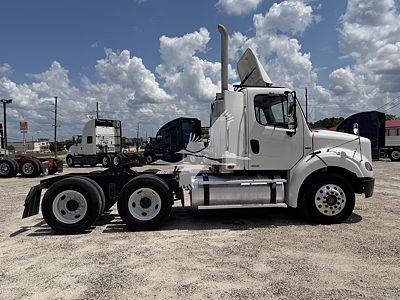 2012 Freightliner BUSINESS CLASS M2 112