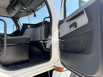 2019 Freightliner CASCADIA 126