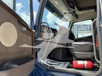 2014 Volvo VNL64T670