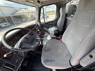 2012 Freightliner BUSINESS CLASS M2 112