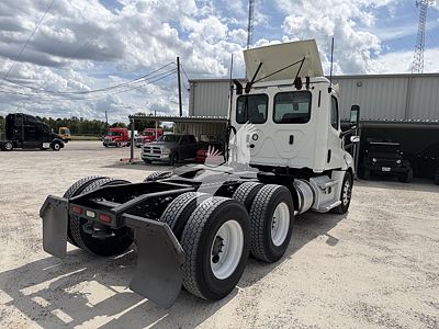 2019 Freightliner CASCADIA 126