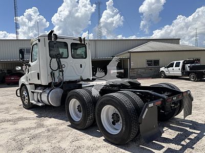 2019 Freightliner CASCADIA 126