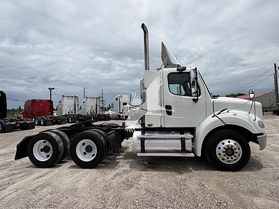 2013 Freightliner BUSINESS CLASS M2 112