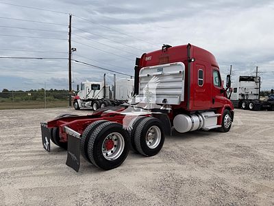 2015 Freightliner CASCADIA 113