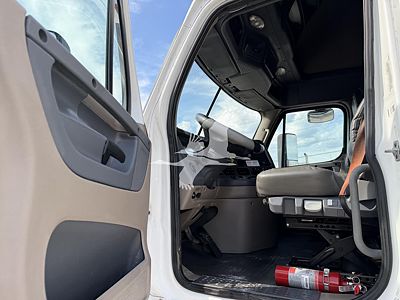 2019 Freightliner Cascadia 125