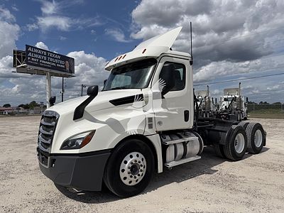 2019 Freightliner CASCADIA 126
