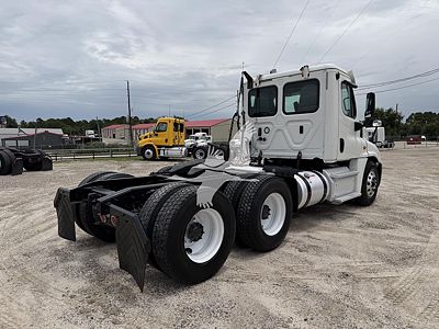 2019 Freightliner Cascadia 125