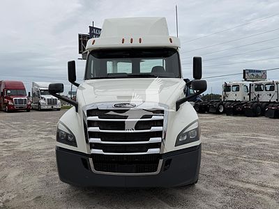 2020 Freightliner CASCADIA 126