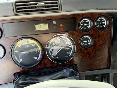 2011 Freightliner COLUMBIA 120