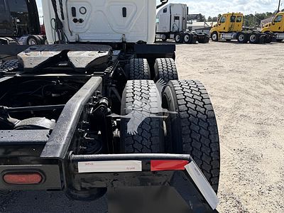 2019 Freightliner CASCADIA 126