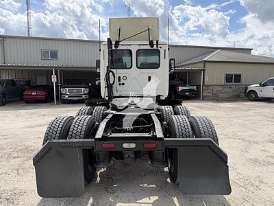 2019 Freightliner CASCADIA 126