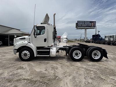 2013 Freightliner BUSINESS CLASS M2 112