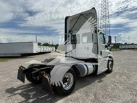 2019 Freightliner CASCADIA 113