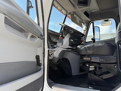 2009 Freightliner COLUMBIA 120