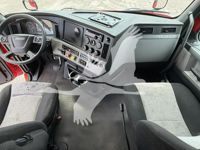 2020 Freightliner CASCADIA 116