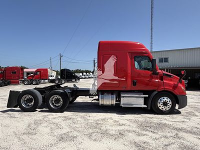 2021 Freightliner CASCADIA 116