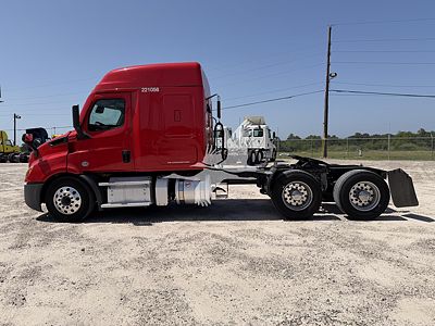 2021 Freightliner CASCADIA 116