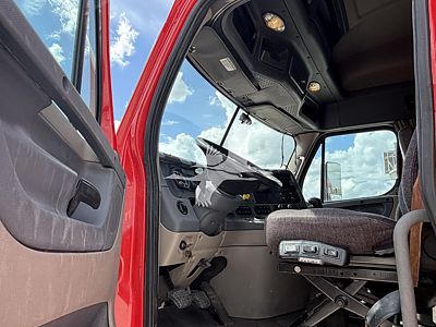 2018 Freightliner CASCADIA 113