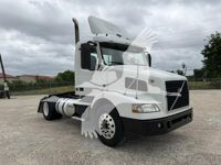2015 Volvo VNM42T200