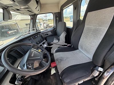 2019 Freightliner CASCADIA 126