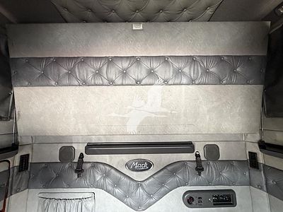 2017 Mack PINNACLE CXU613