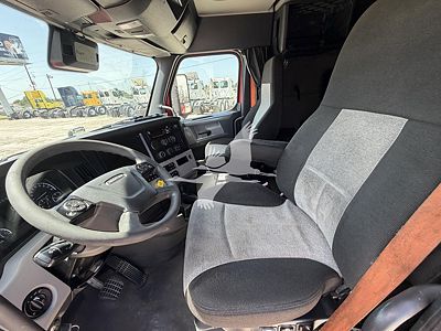 2021 Freightliner CASCADIA 116