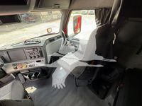 2020 Freightliner CASCADIA 116