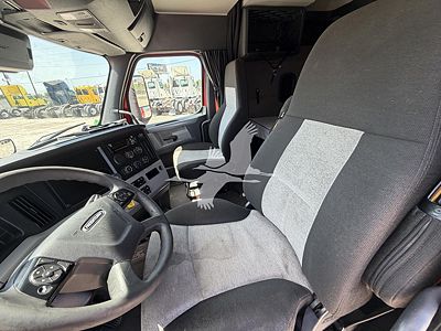 2021 Freightliner CASCADIA 116
