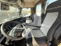 2020 Freightliner CASCADIA 116