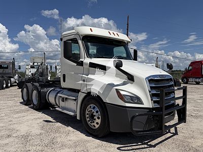 2019 Freightliner CASCADIA 126