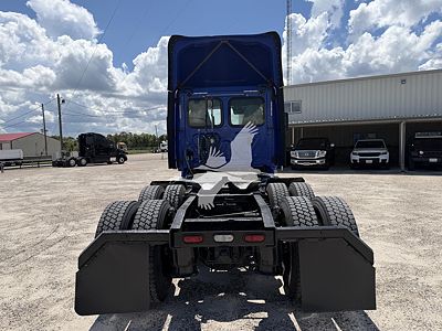 2020 Freightliner CASCADIA 113