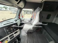 2020 Freightliner CASCADIA 116