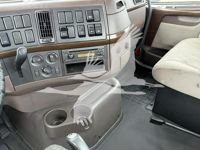 2015 Volvo VNM42T200