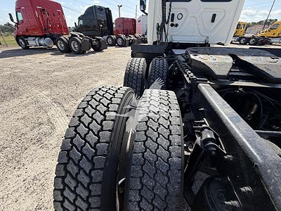 2019 Freightliner CASCADIA 126