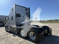 2020 Freightliner CASCADIA 126