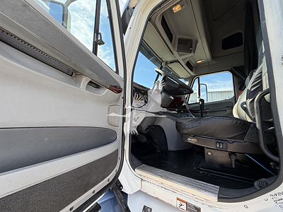 2011 Freightliner COLUMBIA 120