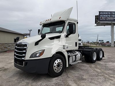 2020 Freightliner CASCADIA 126