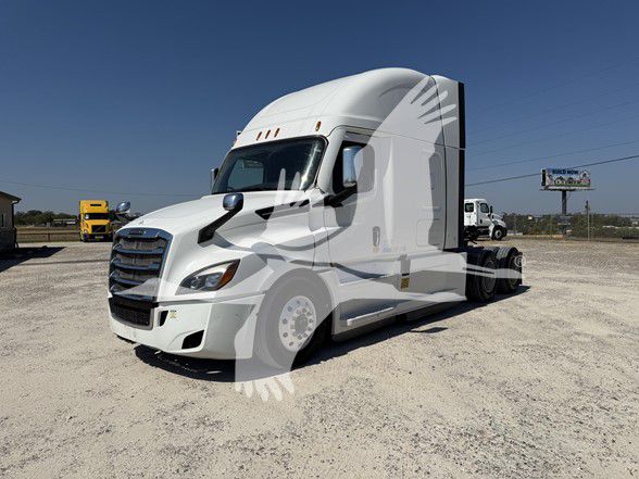 2020 Freightliner CASCADIA 126