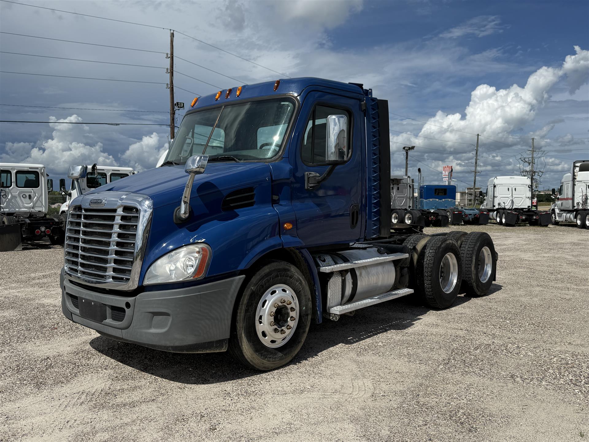 2015 Freightliner CASCADIA 113