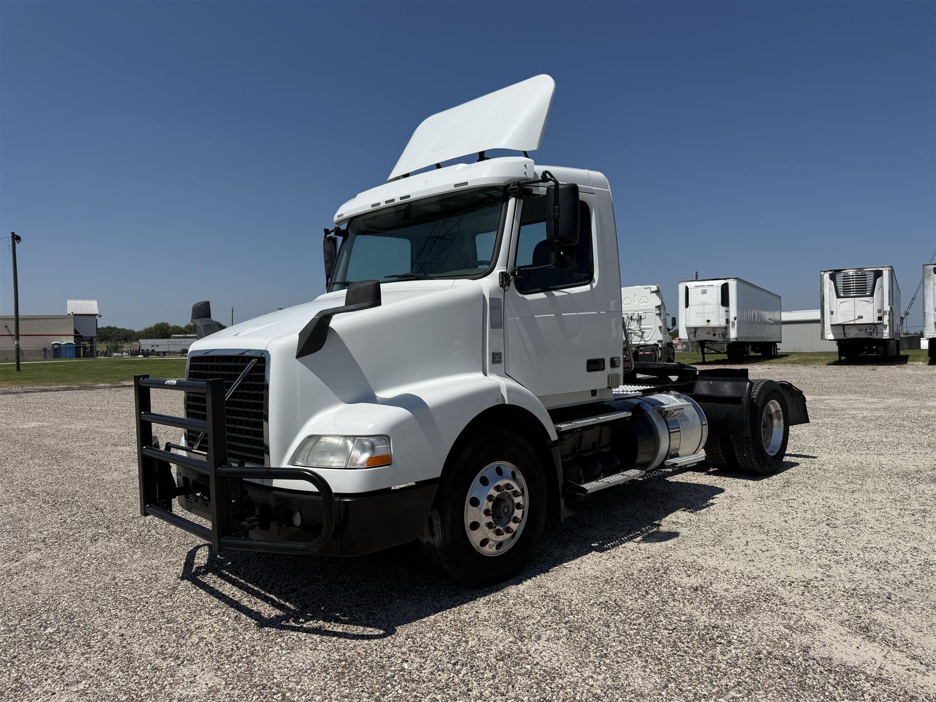 2018 Volvo VNM42T200